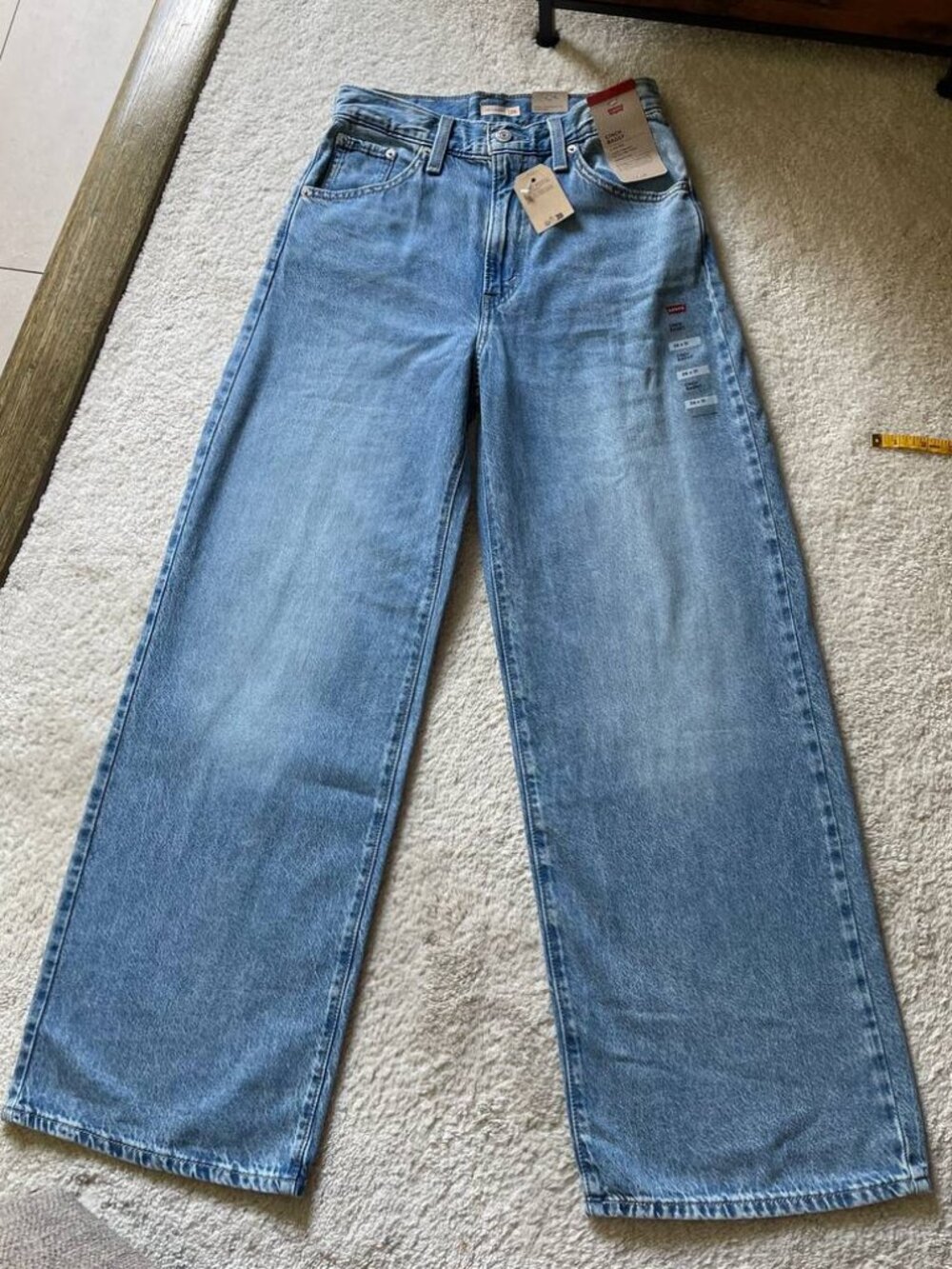 NWT Levi's Cinch Baggy High Rise Women's Jeans Size 26/31 - Picture 3 of 13